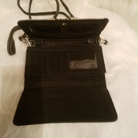 BLACK WESTERN BUCKLE WRISTLET - Picture 6 of 6